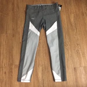 Under armour gray cropped leggings